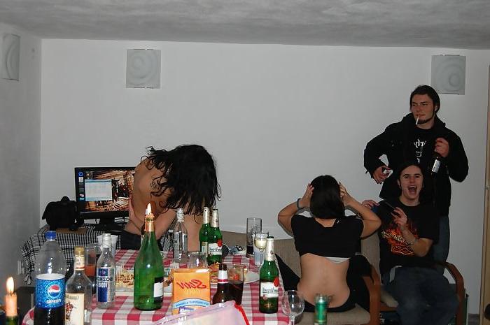 25P Hot lesbian party