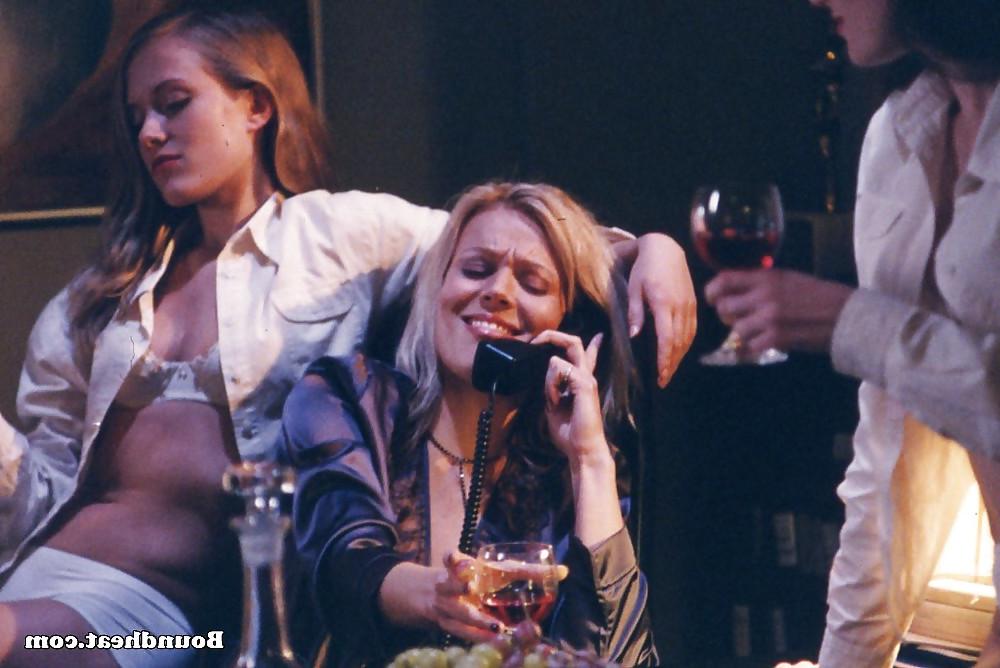 19P Kiss Of TheScoprion - lesbian slap domination 