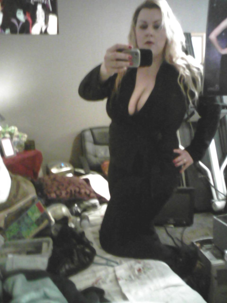25P PAWG Milf, Plz Rate And Leave Comment