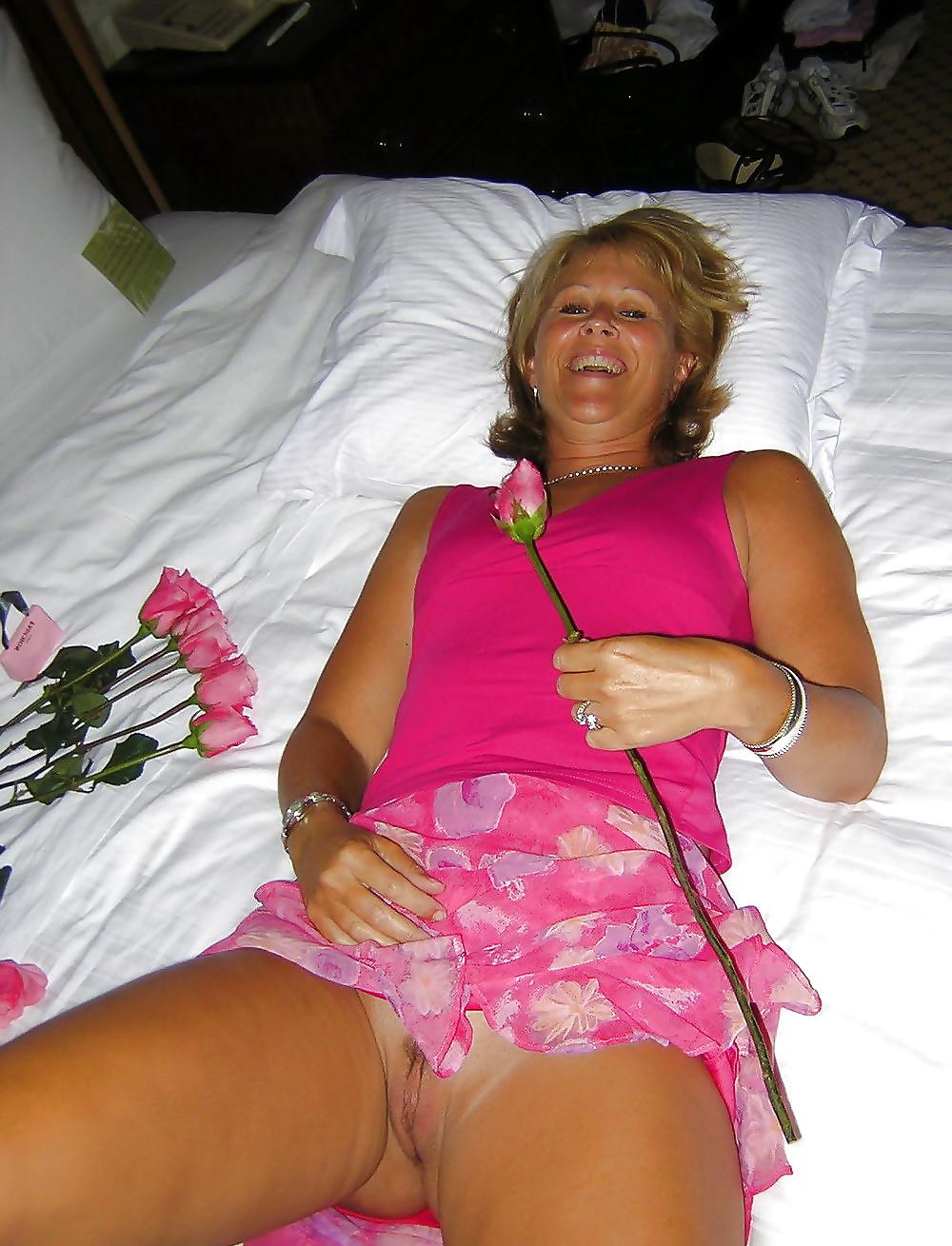 18P Singl Milfs at Home -113-
