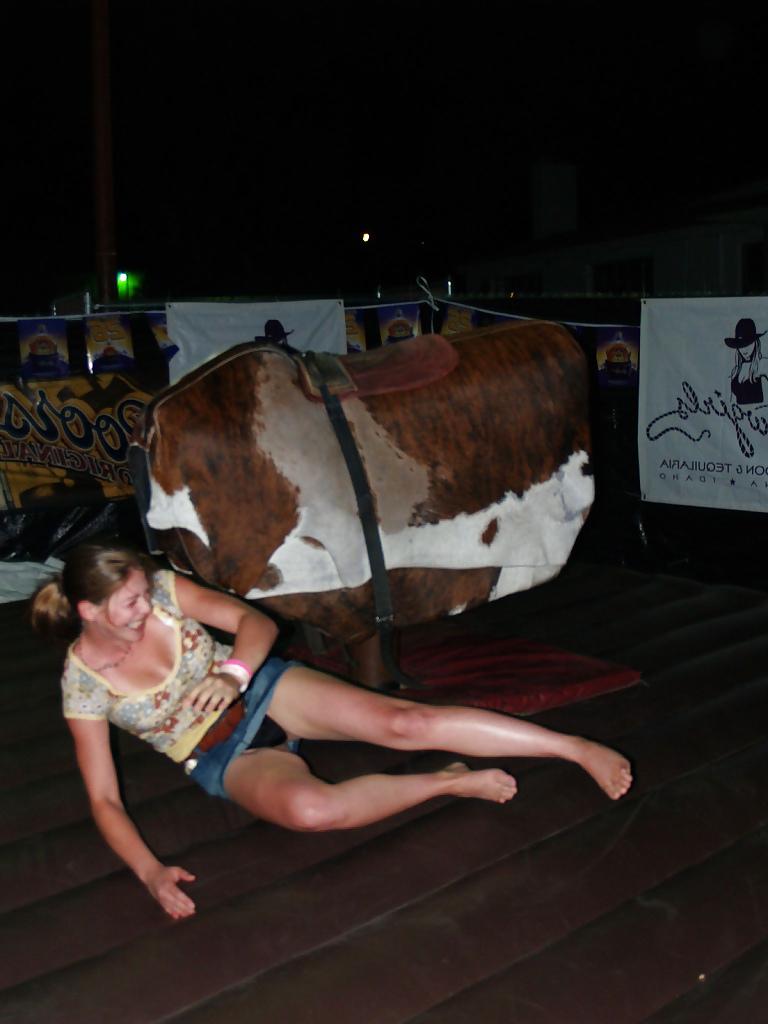 25P Girls Riding The Mechanical Bull