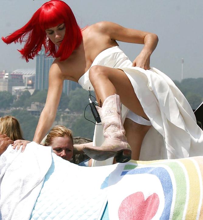 25P Girls Riding The Mechanical Bull