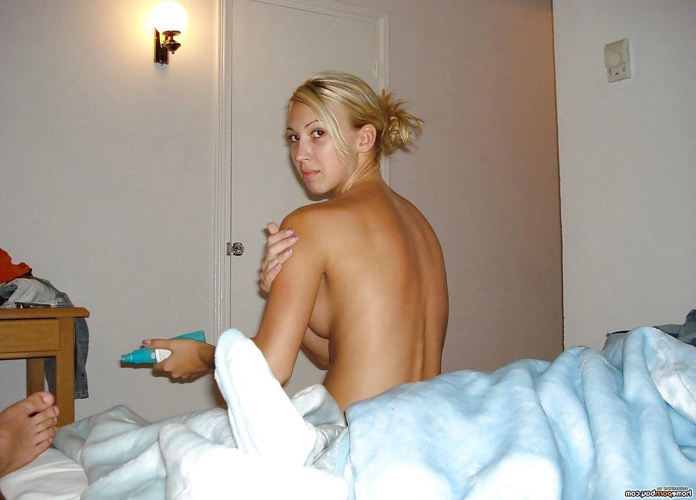 19P Blondie is into long boners