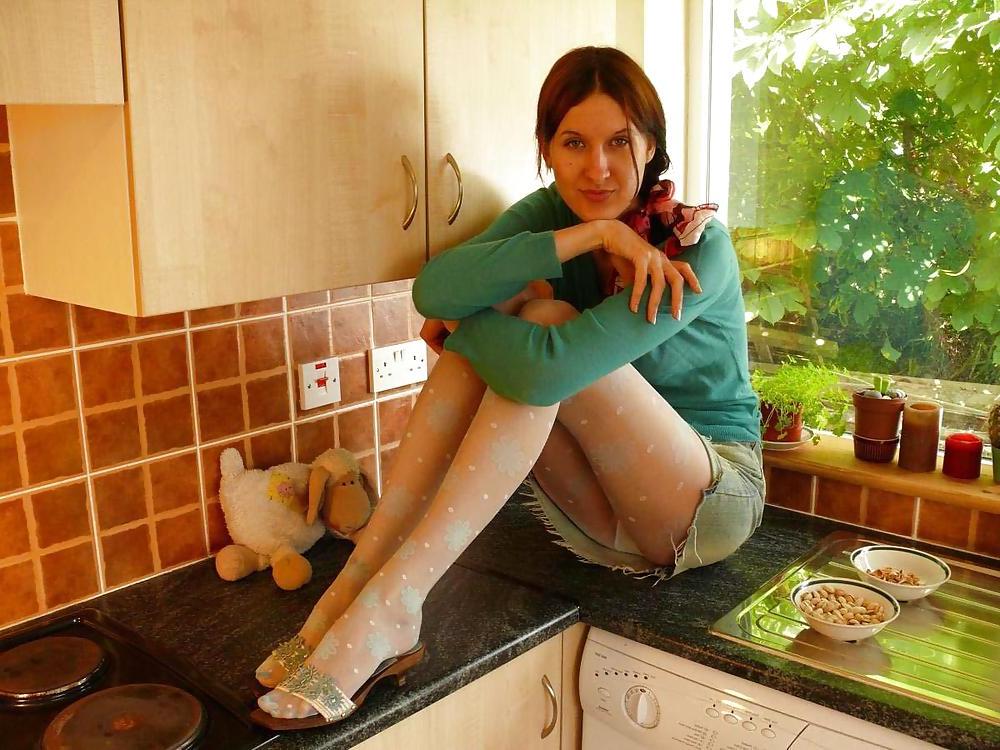 25P Nice Amateur Pantyhose 1