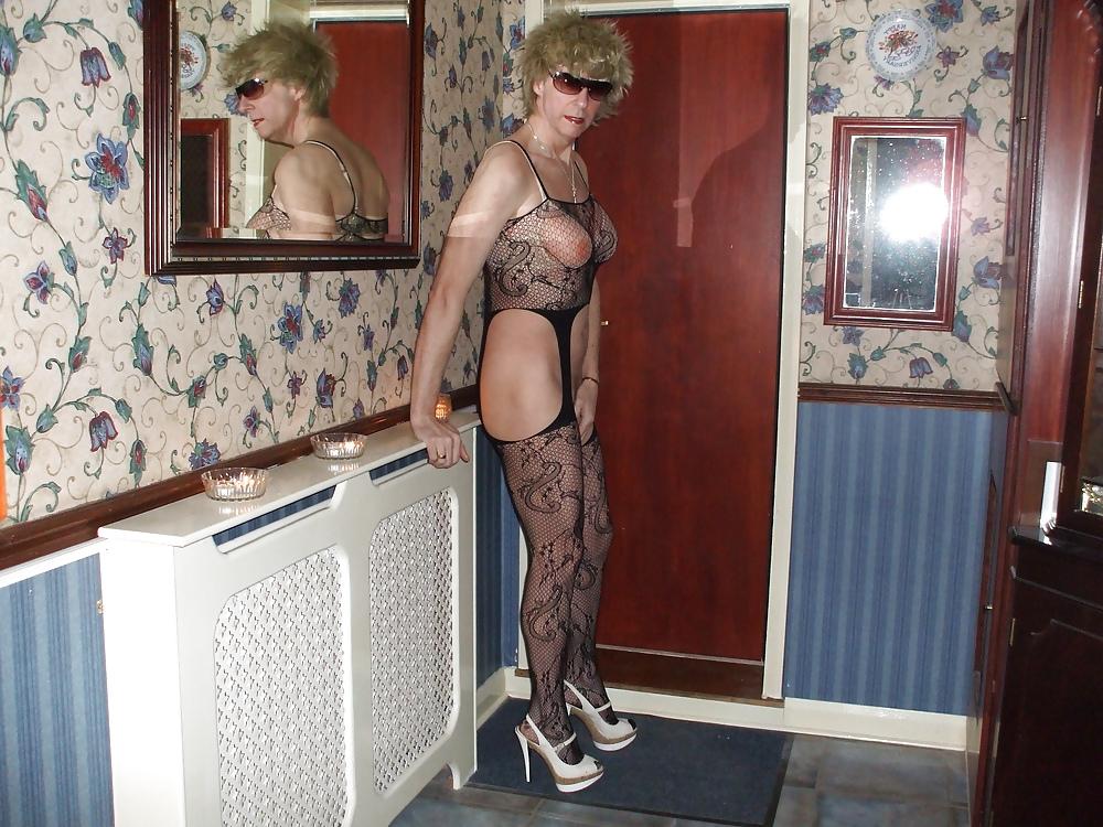 25P Black crotchless bodystocking ...