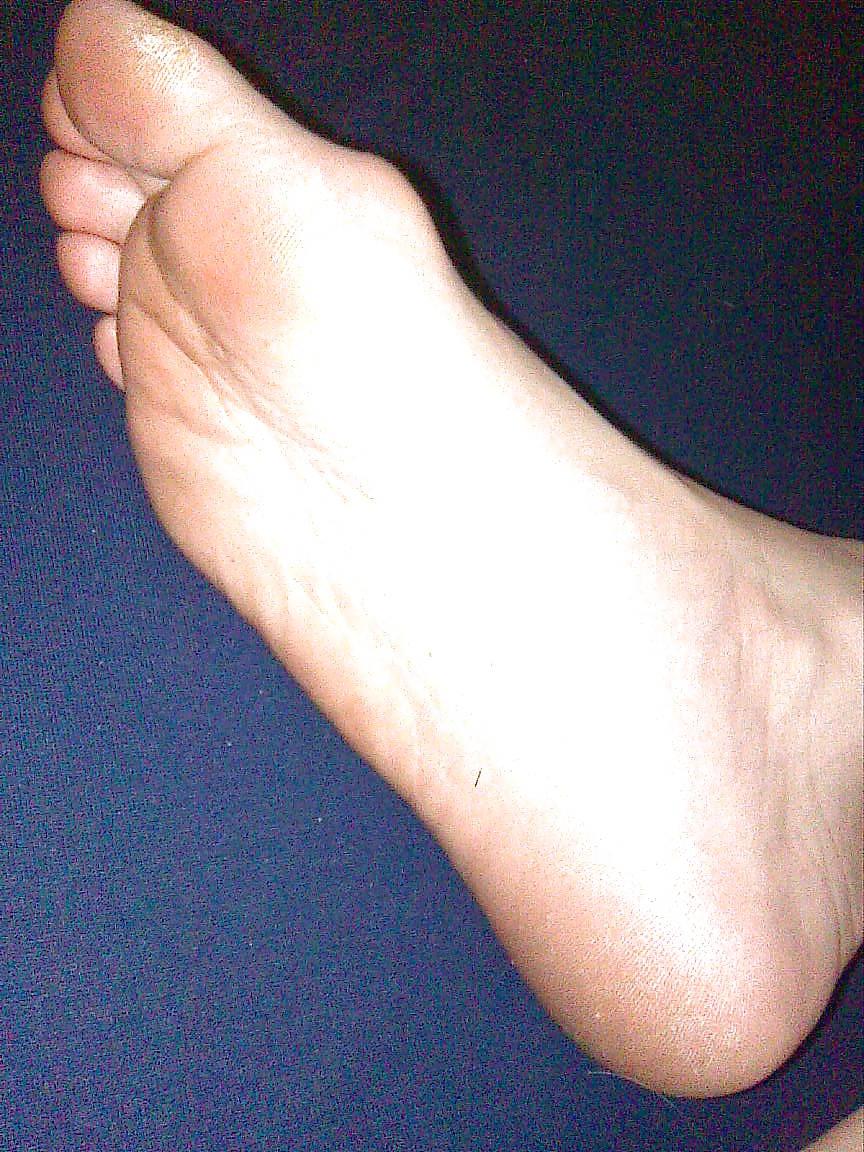 13P BB 's Feet 2009 - Foot Model with long toes, slender feet