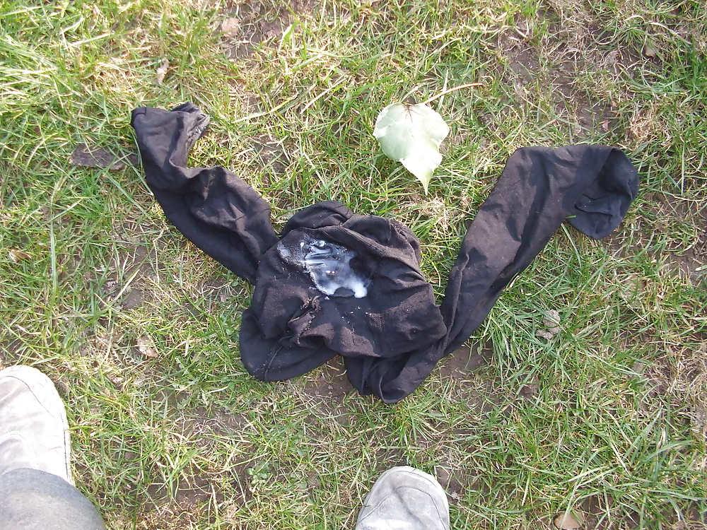 10P Johns Wifes Pantyhoes Or Tights In The Park