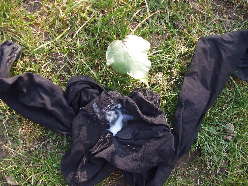 10P Johns Wifes Pantyhoes Or Tights In The Park