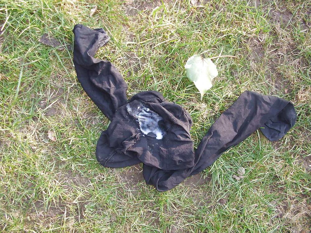 10P Johns Wifes Pantyhoes Or Tights In The Park