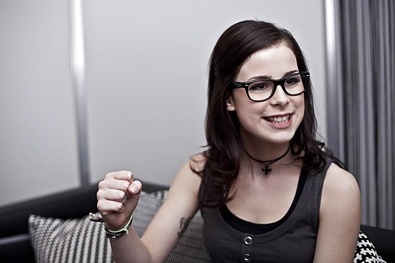8P Lena Meyer-Landrut GEILE BRILLENSCHLANGE