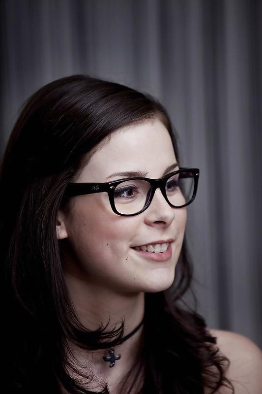 8P Lena Meyer-Landrut GEILE BRILLENSCHLANGE