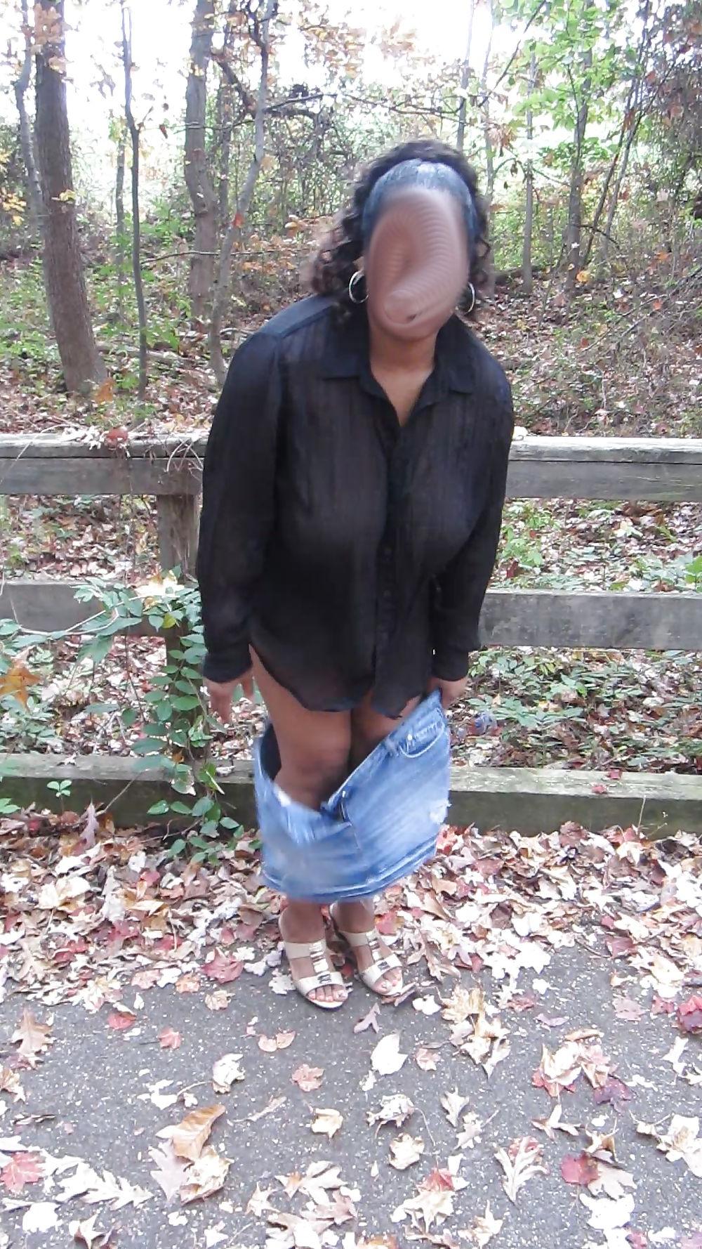 9P Wifey Undessing In The Park