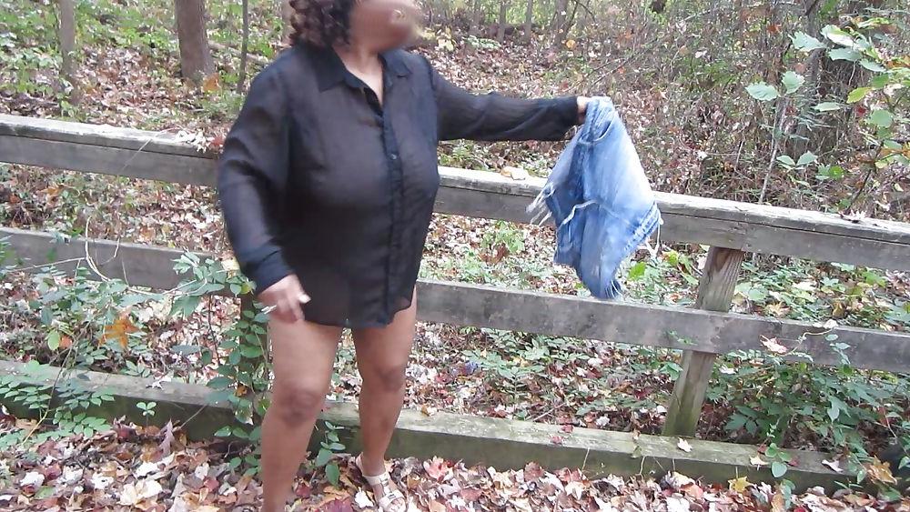 9P Wifey Undessing In The Park