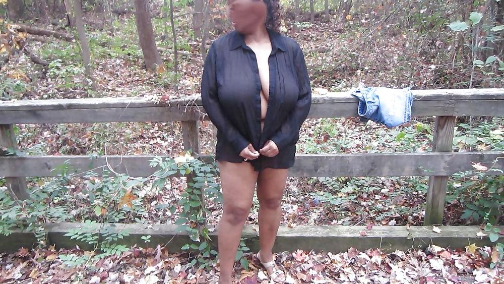 9P Wifey Undessing In The Park