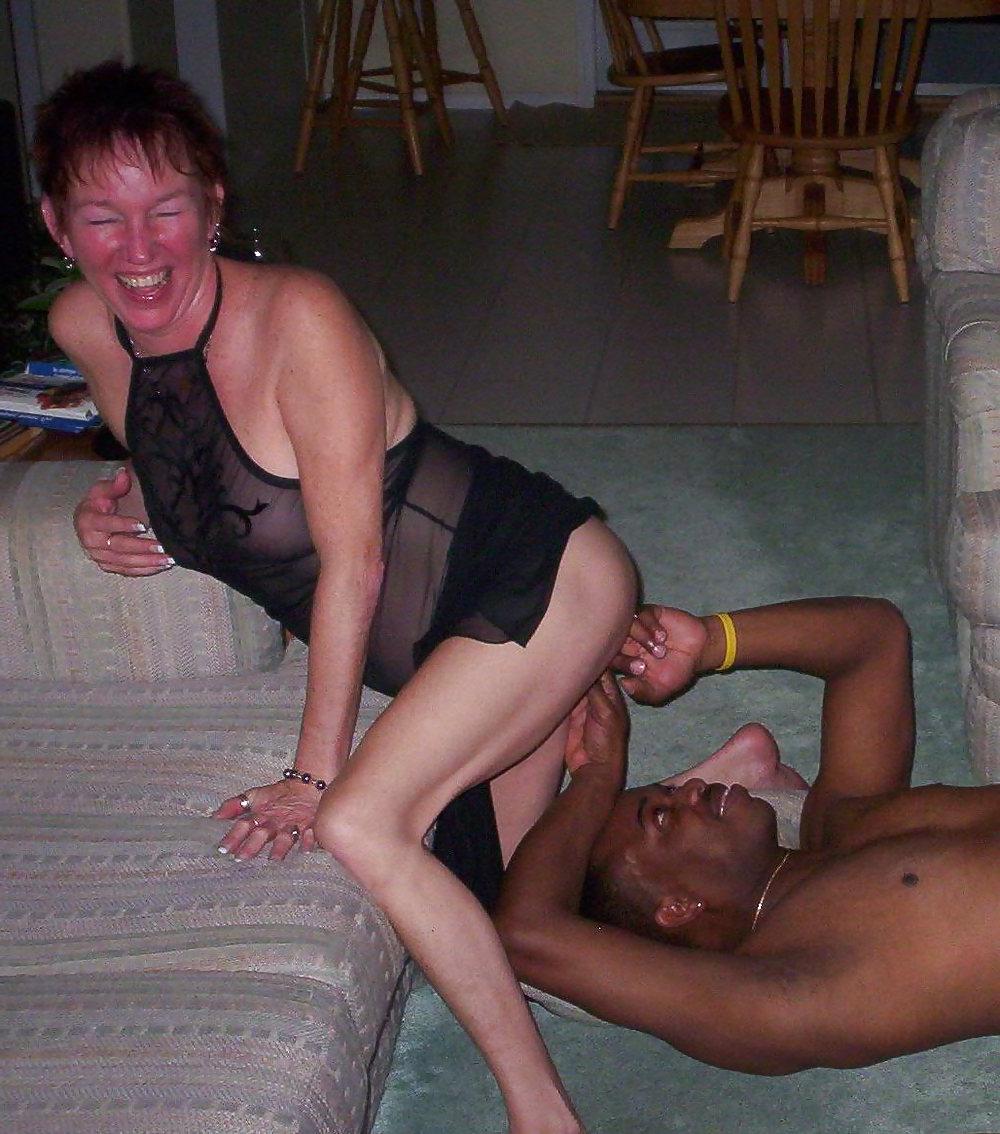 25P MATURE CANADIAN SLUTS
