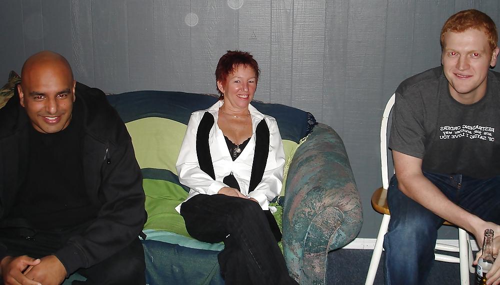 25P MATURE CANADIAN SLUTS