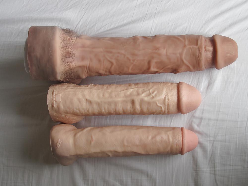 4P Home made dildo size comparisons