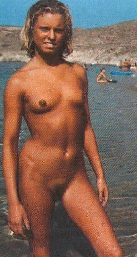 25P The 'Ol Water Hole : Vintage Nudists