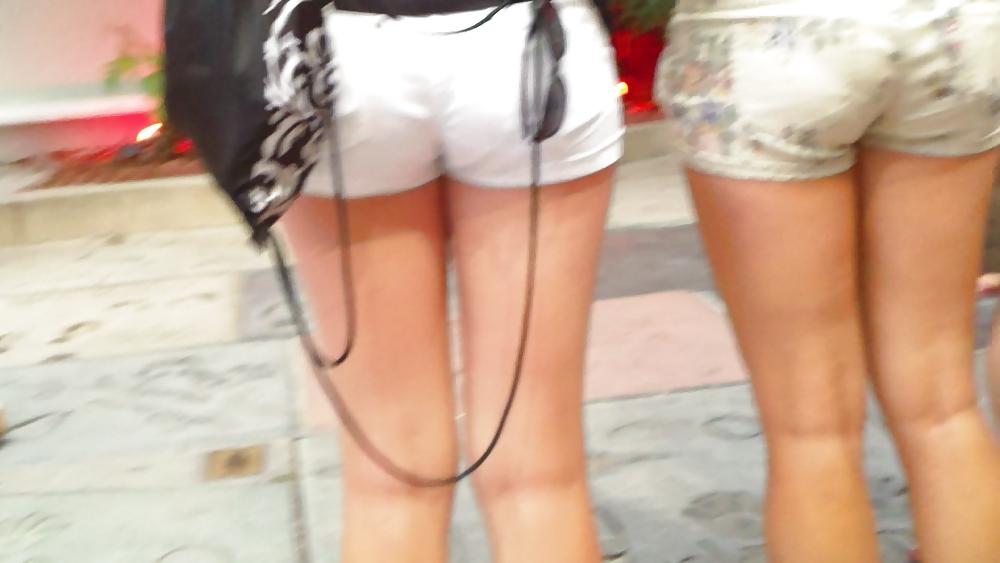 25P Assorted butts & ass on the street 