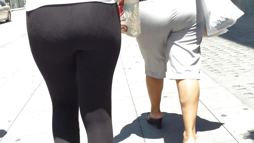 25P Assorted butts & ass on the street 