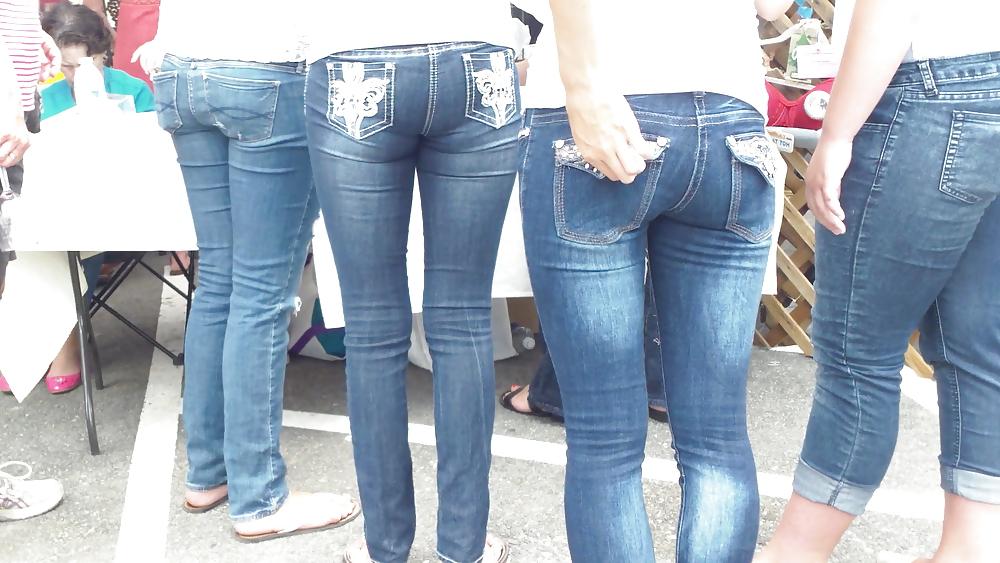 25P Assorted butts & ass on the street 