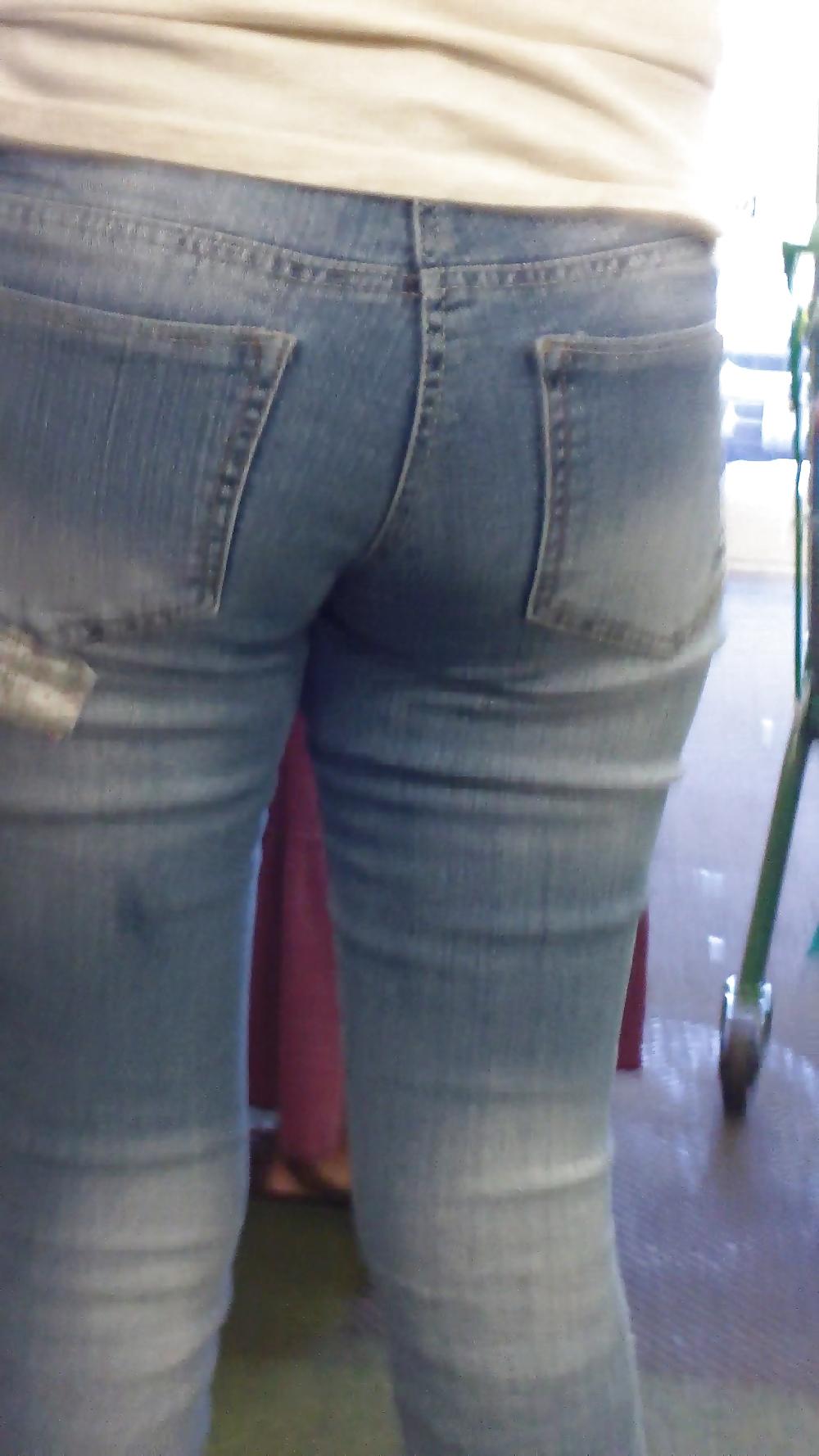 25P Assorted butts & ass on the street 