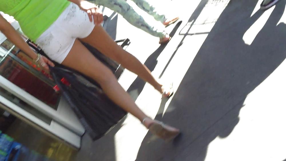 25P Assorted butts & ass on the street 