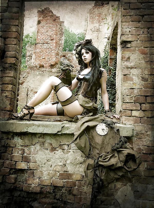25P Gothic IV