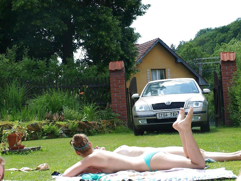 25P Teentits at the pool