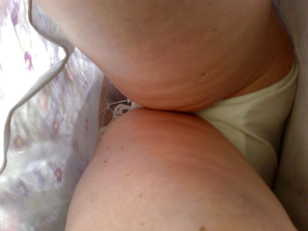 9P What's under wifey's dress...