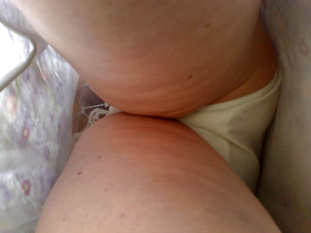 9P What's under wifey's dress...