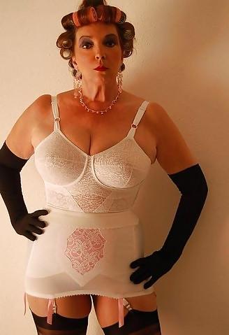 25P Mature Domme's