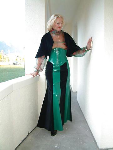 25P Mature Domme's