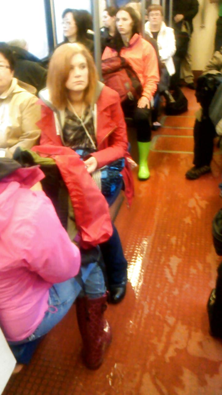 25P Voyeur - another rainy day...