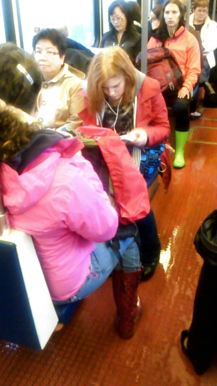 25P Voyeur - another rainy day...