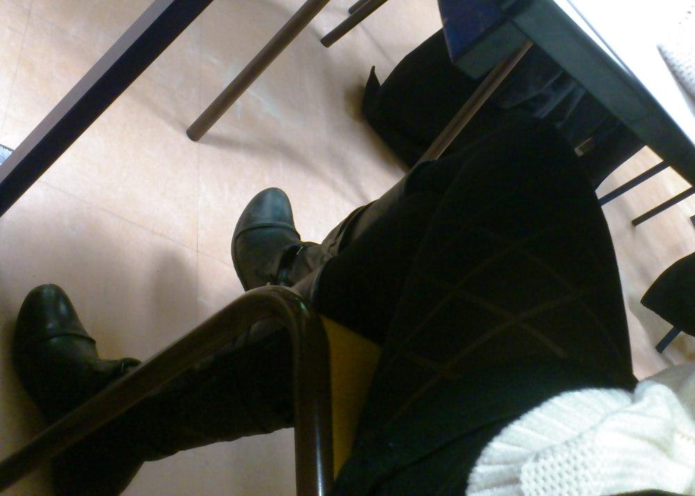 16P Teens stockings and pantyhose candid