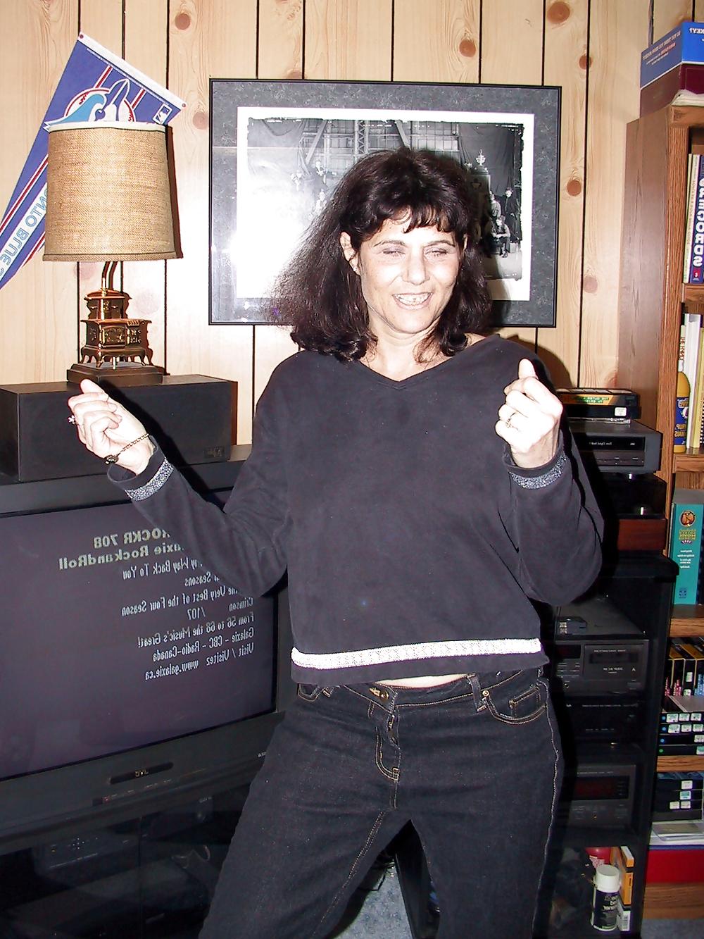 24P Lusy Canadian MILF 2