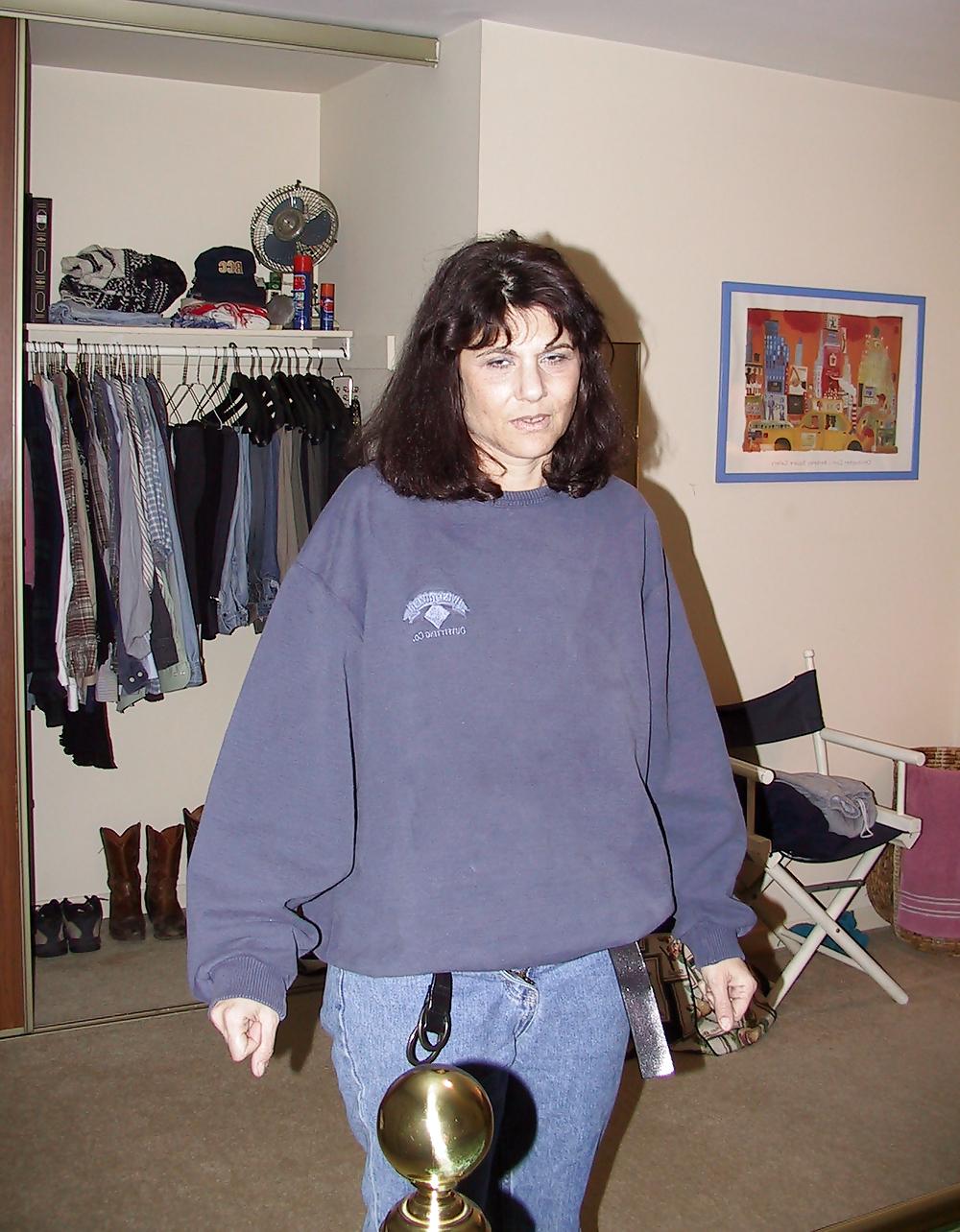 24P Lusy Canadian MILF 2