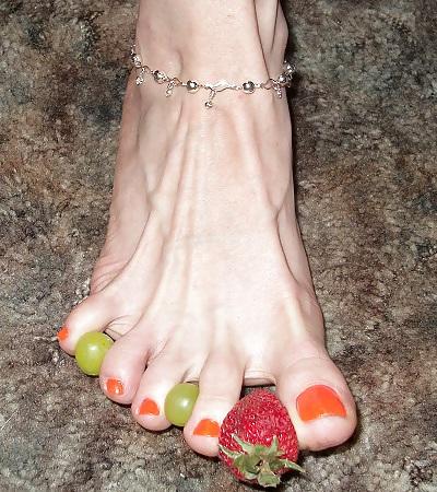 8P Lady Holly Feeds The Foot Lovers