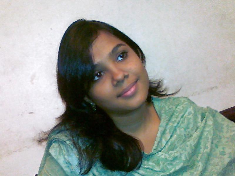 25P Nabila with Parijat at her home. COMMENTS & FAKES