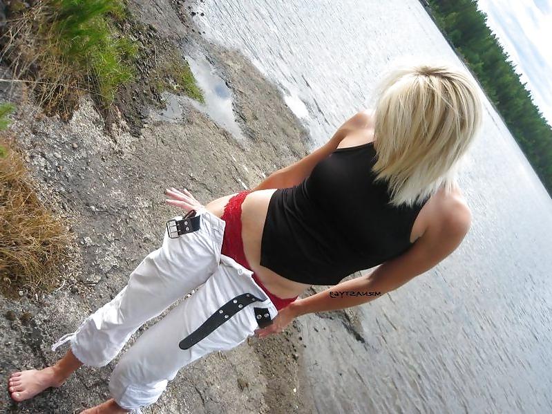 9P Wife Getting Naked In The Lake