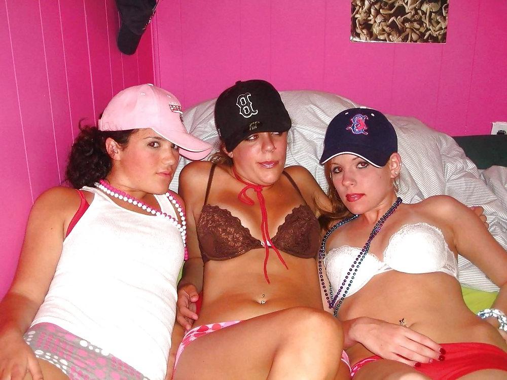 25P Stolen Pics - Party Sluts