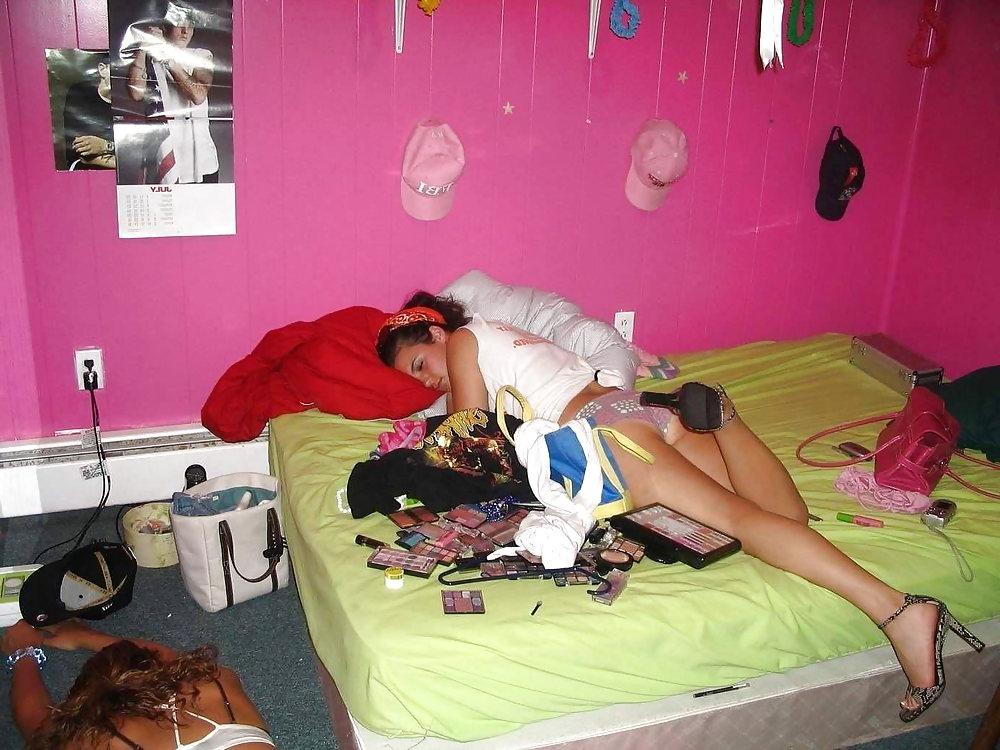 25P Stolen Pics - Party Sluts