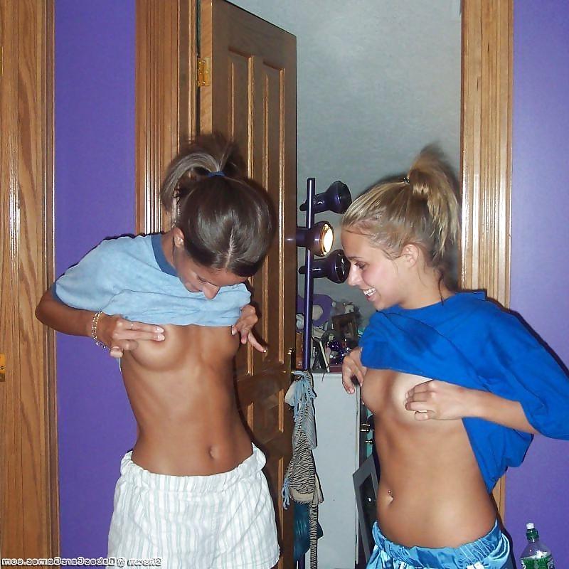 25P Groups of party girls