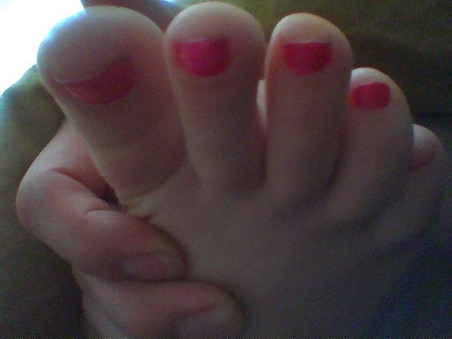 6P Naomi 's Feet - Foot model with long toes, pink nails