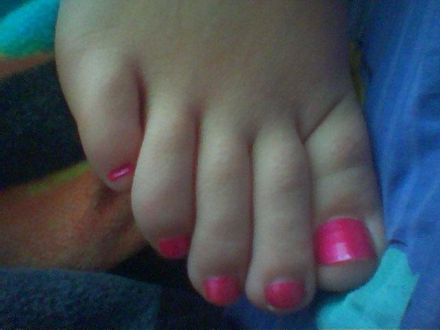 6P Naomi 's Feet - Foot model with long toes, pink nails