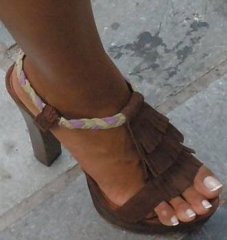 25P Beautiful feet 