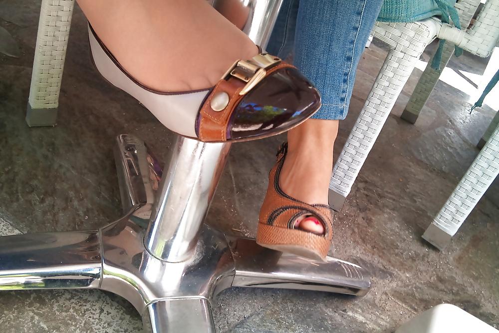 25P Beautiful feet 