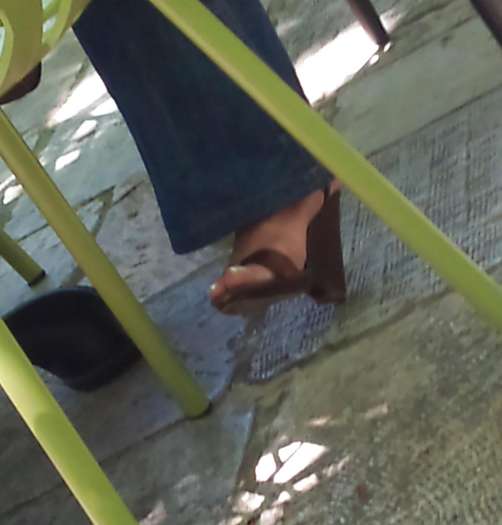 25P Beautiful feet 