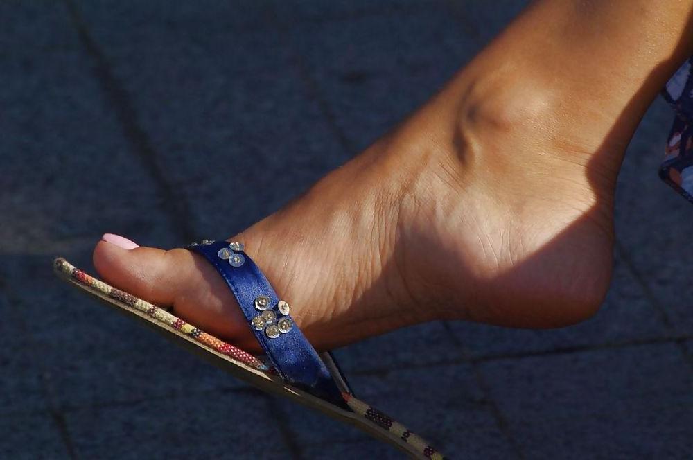 25P Beautiful feet 